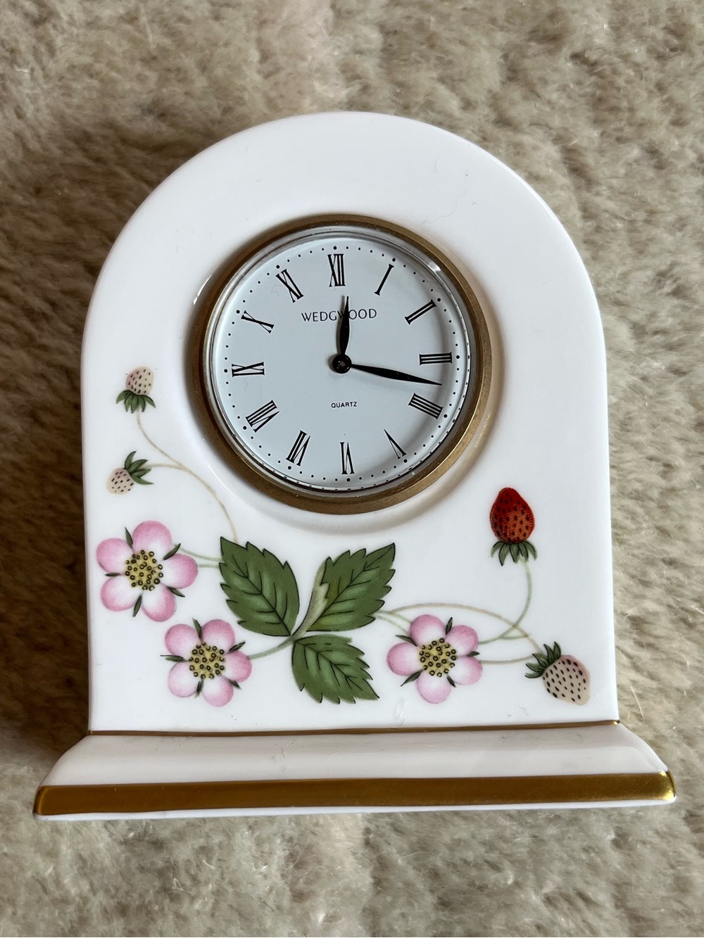 Wedgwood Wild Strawberry Mini Desk Clock